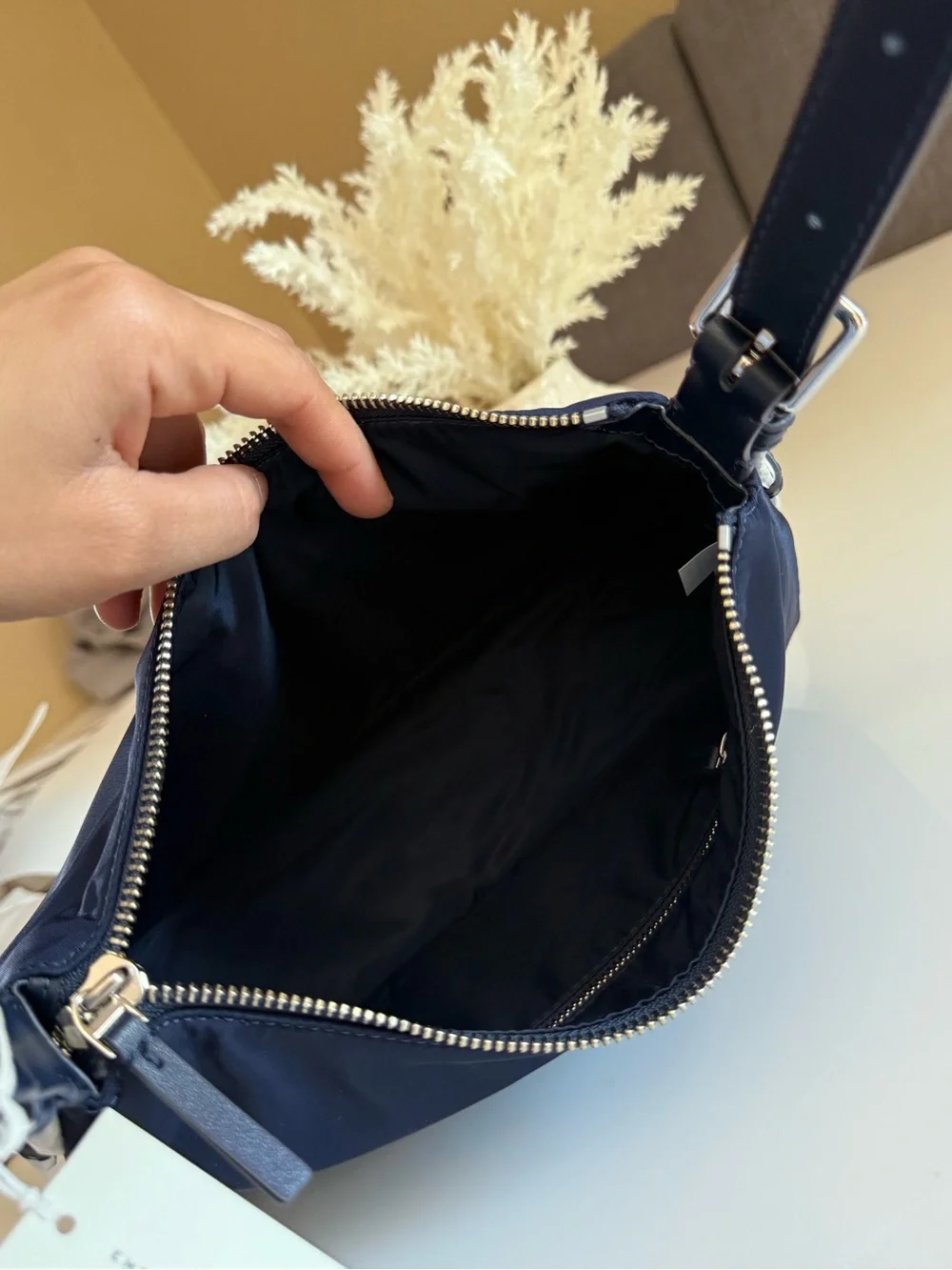 NWT TORY BURCH NYLON SMALL ZIP TOP SHOULDER BAG NAVY BLUE